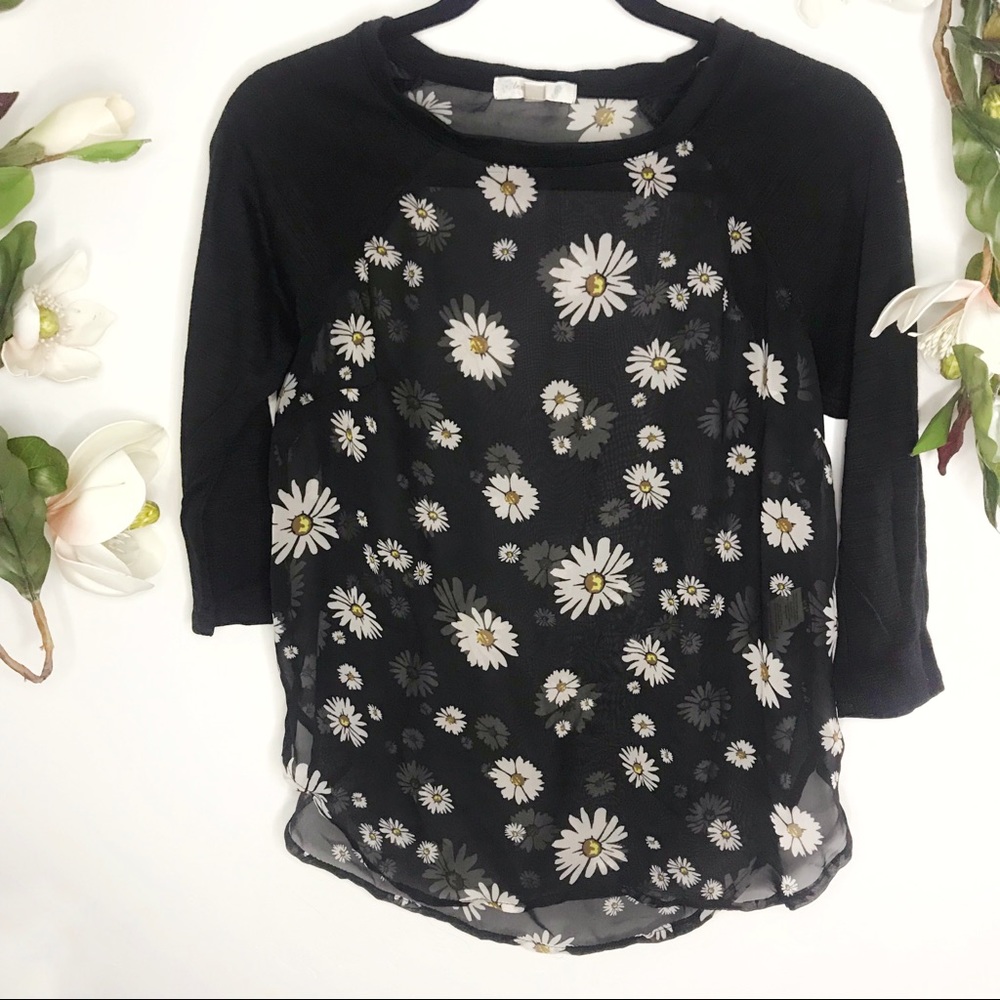 Black Long Sleeve top with white flowers 🌸